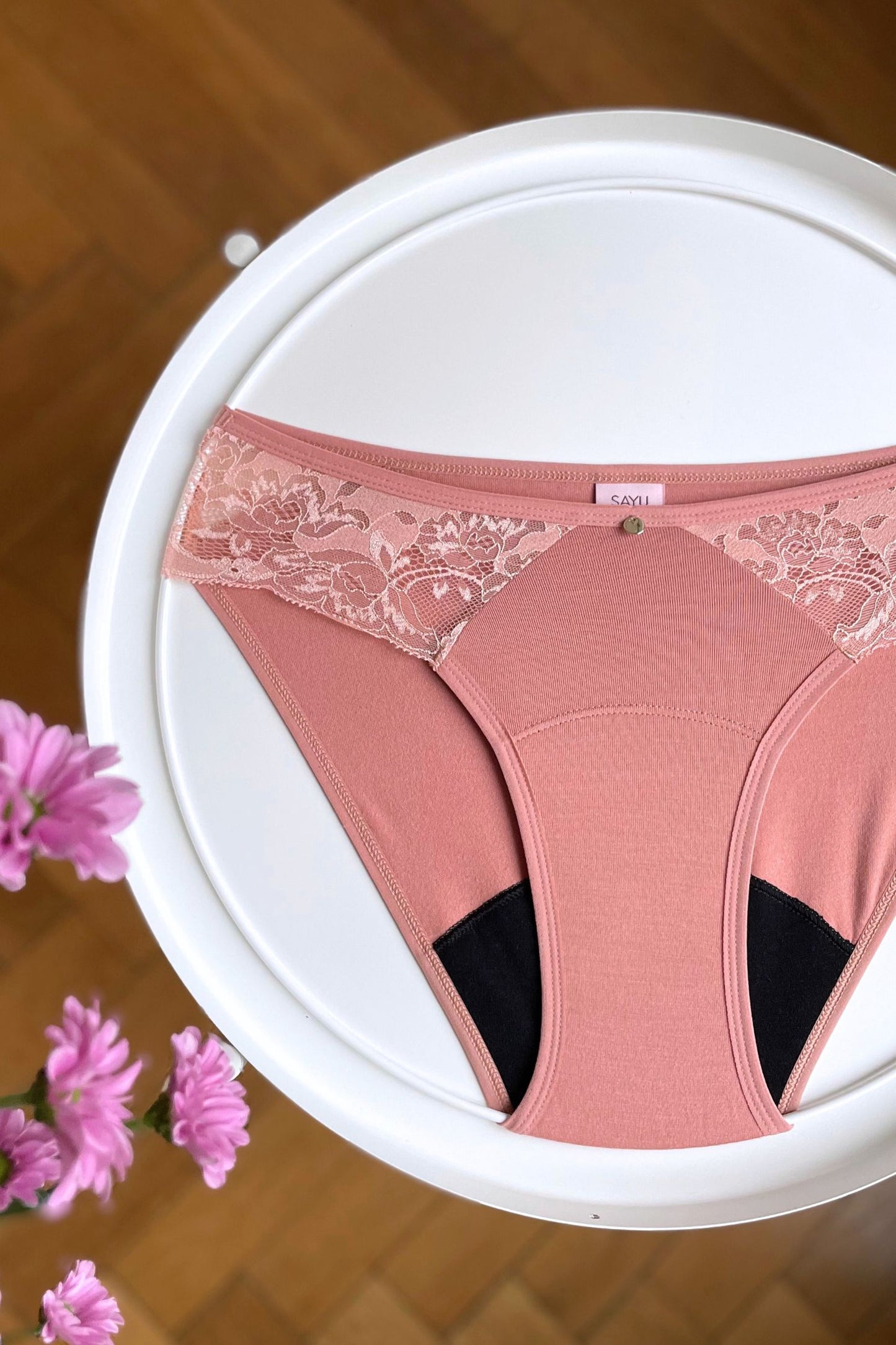 MODAL | Rafinovaná klasika růžové latte