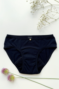 Menstruační kalhotky pro dívky v černé barvě - pohled zepředu