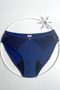 Přední díl modrých krajkových kalhotek na slabou menstruaci