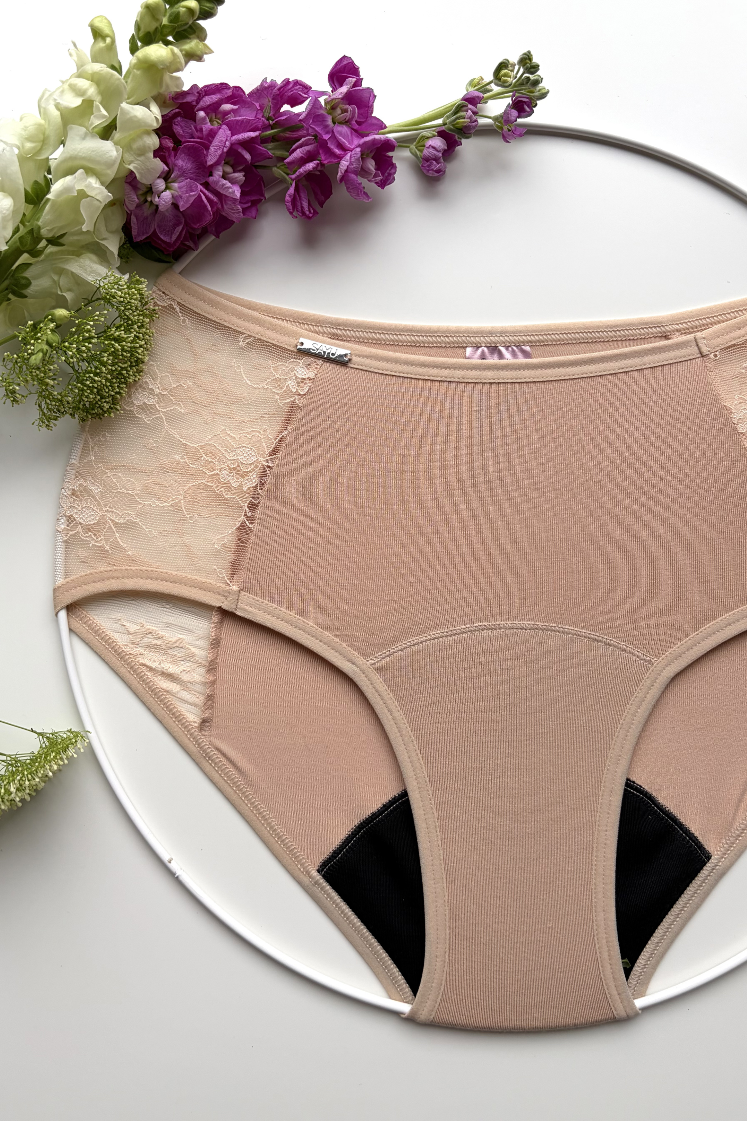 SAYU menstruační kalhotky vyšího střihu s krajkovými boky a merino vložkou