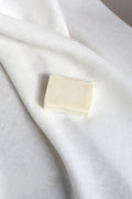 Mýdlo obsahující lanolín je vhodný na praní menstruačních kalhotek - bez obalu.
