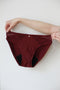 Produktová fotka přední strany menstruačních kalhotek.