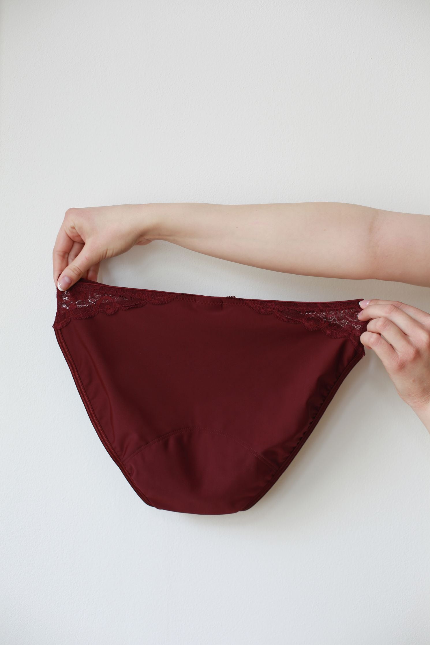 Produktová fotka zadní strany menstruačních kalhotek.